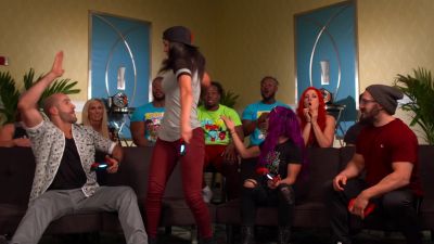 HUGGIN27_UPPERCUTS_28Bayley_Cesaro29_vs__NASHA_28Sasha_Neville29_--_Rocket_League__mp40652.jpg