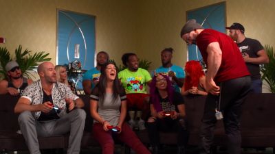 HUGGIN27_UPPERCUTS_28Bayley_Cesaro29_vs__NASHA_28Sasha_Neville29_--_Rocket_League__mp40664.jpg