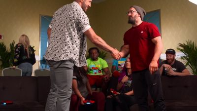 HUGGIN27_UPPERCUTS_28Bayley_Cesaro29_vs__NASHA_28Sasha_Neville29_--_Rocket_League__mp40947.jpg