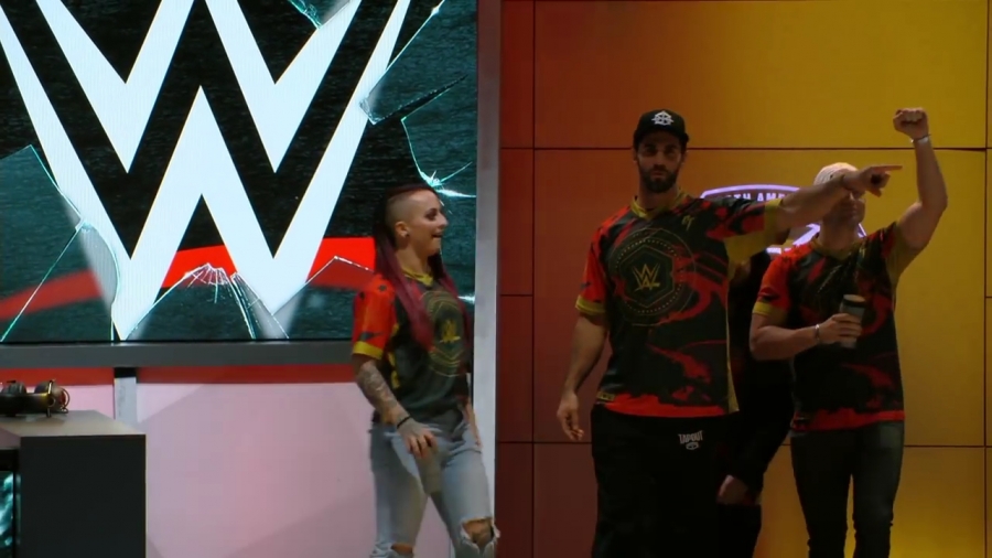 LEAGUE_OF_LEGENDS_-_Team_WWE_vs__Team_NXT_SHOWMATCH_mp40226.jpg
