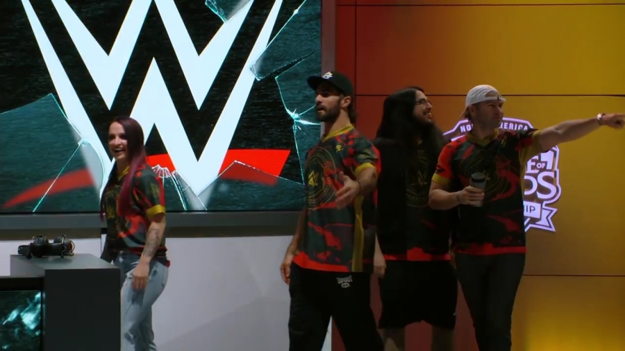 LEAGUE_OF_LEGENDS_-_Team_WWE_vs__Team_NXT_SHOWMATCH_mp40228.jpg