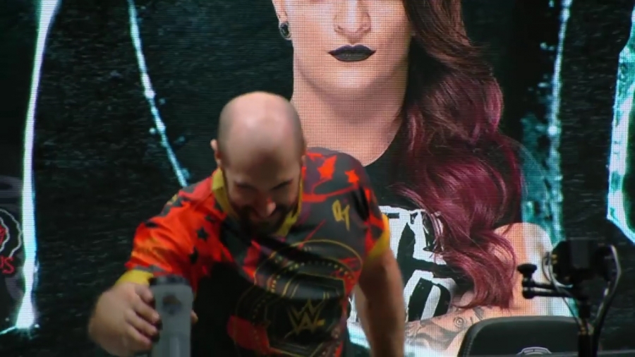 LEAGUE_OF_LEGENDS_-_Team_WWE_vs__Team_NXT_SHOWMATCH_mp40236.jpg