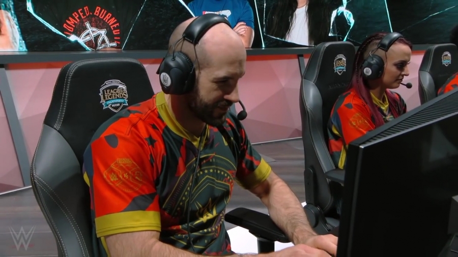 LEAGUE_OF_LEGENDS_-_Team_WWE_vs__Team_NXT_SHOWMATCH_mp40563.jpg