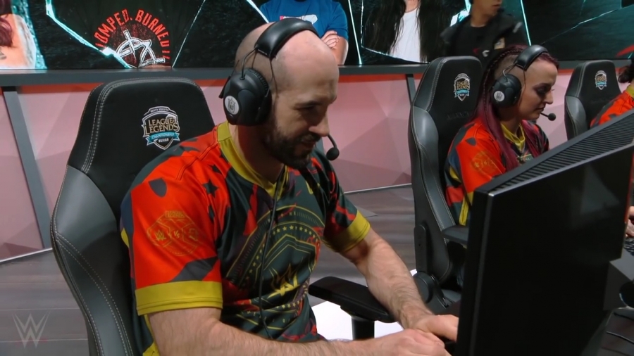 LEAGUE_OF_LEGENDS_-_Team_WWE_vs__Team_NXT_SHOWMATCH_mp40564.jpg