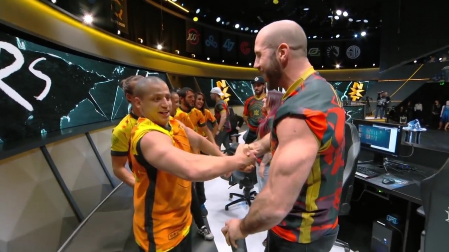 LEAGUE_OF_LEGENDS_-_Team_WWE_vs__Team_NXT_SHOWMATCH_mp40783.jpg