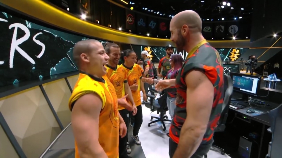 LEAGUE_OF_LEGENDS_-_Team_WWE_vs__Team_NXT_SHOWMATCH_mp40784.jpg