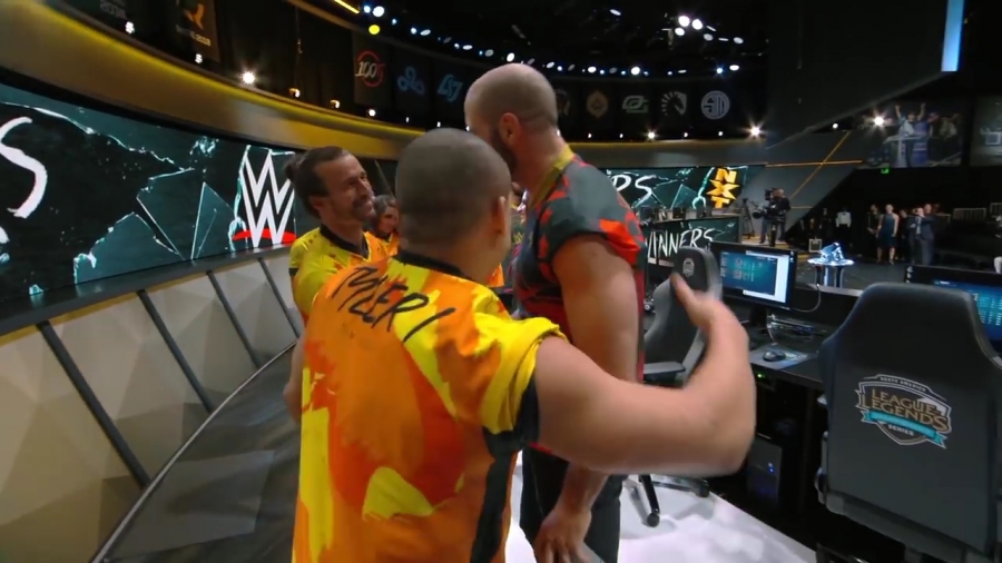 LEAGUE_OF_LEGENDS_-_Team_WWE_vs__Team_NXT_SHOWMATCH_mp40785.jpg