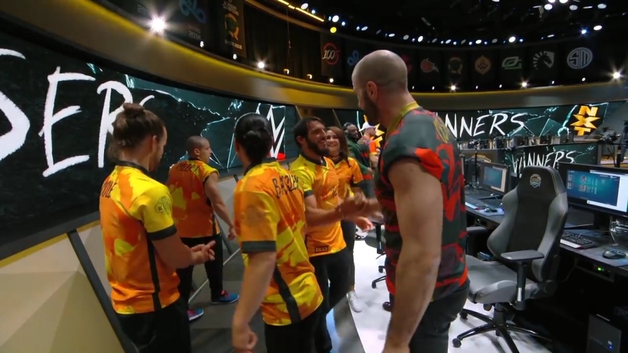 LEAGUE_OF_LEGENDS_-_Team_WWE_vs__Team_NXT_SHOWMATCH_mp40791.jpg