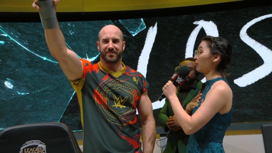 LEAGUE_OF_LEGENDS_-_Team_WWE_vs__Team_NXT_SHOWMATCH_mp41028.jpg