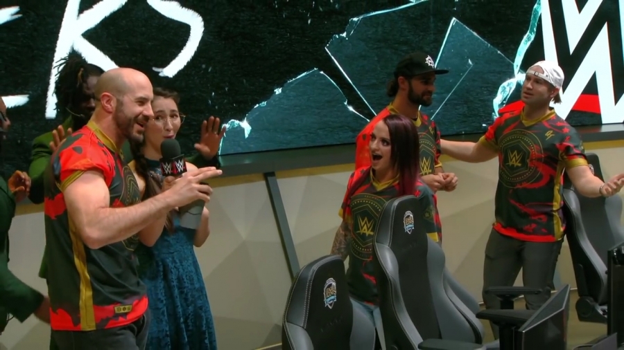LEAGUE_OF_LEGENDS_-_Team_WWE_vs__Team_NXT_SHOWMATCH_mp41052.jpg