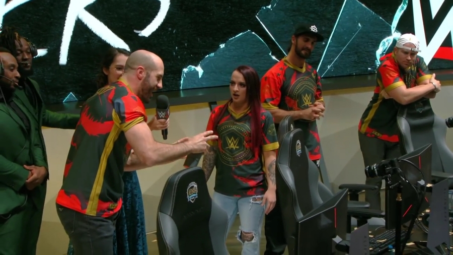 LEAGUE_OF_LEGENDS_-_Team_WWE_vs__Team_NXT_SHOWMATCH_mp41078.jpg
