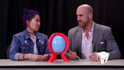 SMOSH_GAMES_x_UUDD-_MARI_vs__CESARO_--_Boom_Boom_Balloon21_--_Expansion_Pack_mp40019.jpg