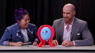 SMOSH_GAMES_x_UUDD-_MARI_vs__CESARO_--_Boom_Boom_Balloon21_--_Expansion_Pack_mp40034.jpg
