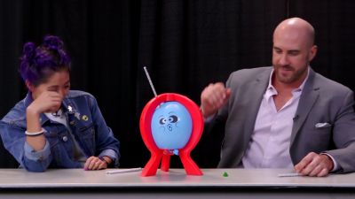 SMOSH_GAMES_x_UUDD-_MARI_vs__CESARO_--_Boom_Boom_Balloon21_--_Expansion_Pack_mp40067.jpg