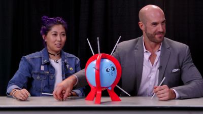 SMOSH_GAMES_x_UUDD-_MARI_vs__CESARO_--_Boom_Boom_Balloon21_--_Expansion_Pack_mp40112.jpg