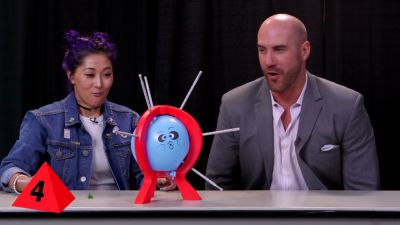 SMOSH_GAMES_x_UUDD-_MARI_vs__CESARO_--_Boom_Boom_Balloon21_--_Expansion_Pack_mp40123.jpg