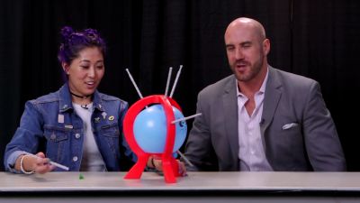 SMOSH_GAMES_x_UUDD-_MARI_vs__CESARO_--_Boom_Boom_Balloon21_--_Expansion_Pack_mp40125.jpg