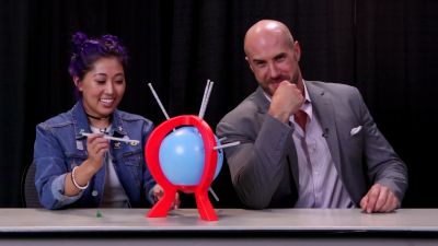 SMOSH_GAMES_x_UUDD-_MARI_vs__CESARO_--_Boom_Boom_Balloon21_--_Expansion_Pack_mp40127.jpg