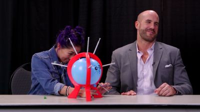 SMOSH_GAMES_x_UUDD-_MARI_vs__CESARO_--_Boom_Boom_Balloon21_--_Expansion_Pack_mp40148.jpg