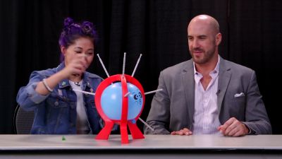 SMOSH_GAMES_x_UUDD-_MARI_vs__CESARO_--_Boom_Boom_Balloon21_--_Expansion_Pack_mp40150.jpg
