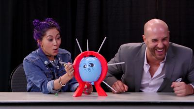 SMOSH_GAMES_x_UUDD-_MARI_vs__CESARO_--_Boom_Boom_Balloon21_--_Expansion_Pack_mp40171.jpg