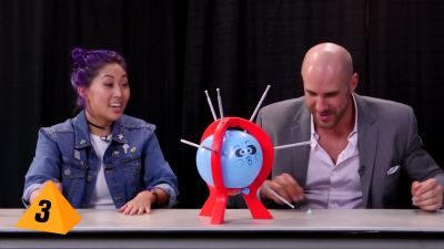 SMOSH_GAMES_x_UUDD-_MARI_vs__CESARO_--_Boom_Boom_Balloon21_--_Expansion_Pack_mp40174.jpg