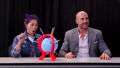 SMOSH_GAMES_x_UUDD-_MARI_vs__CESARO_--_Boom_Boom_Balloon21_--_Expansion_Pack_mp40316.jpg