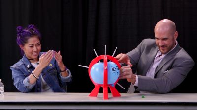SMOSH_GAMES_x_UUDD-_MARI_vs__CESARO_--_Boom_Boom_Balloon21_--_Expansion_Pack_mp40460.jpg