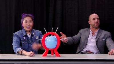 SMOSH_GAMES_x_UUDD-_MARI_vs__CESARO_--_Boom_Boom_Balloon21_--_Expansion_Pack_mp40528.jpg