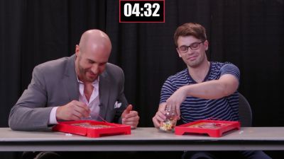 SMOSH_GAMES_x_UUDD-_WWE_Superstars_vs__SMOSH_Games_in_OPERATION_BEANBOOZLED212121_mp40100.jpg