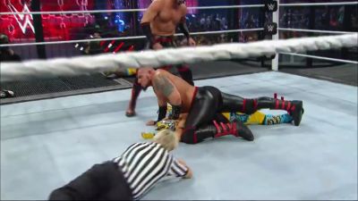 Tyson_Kidd___Cesaro_rewatch_the_first-ever_Tag_Team_Title_Elimination_Chamber_Ma_mp40359.jpg