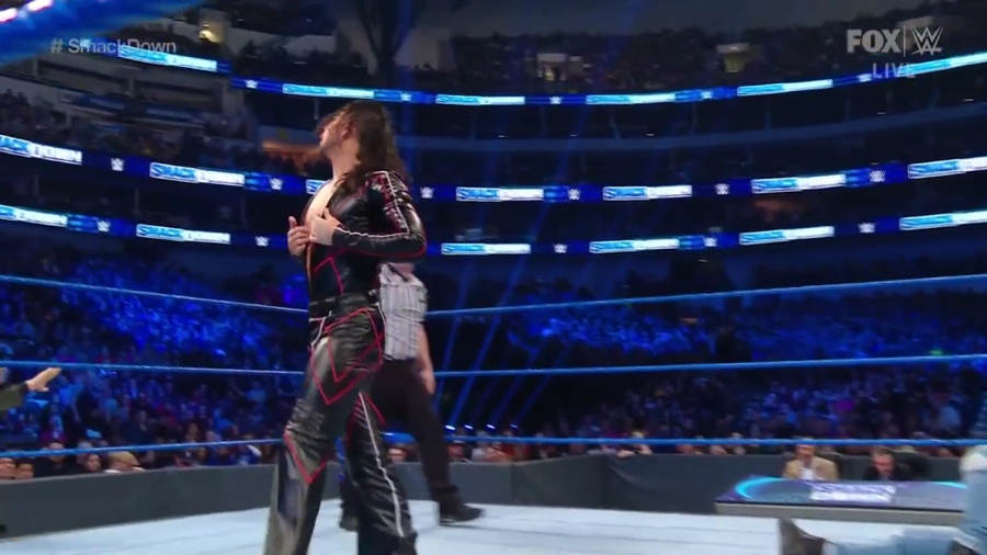 WWE_Friday_Night_SmackDown_2020_01_24_720p_HDTV_x264-NWCHD_mp40805.jpg