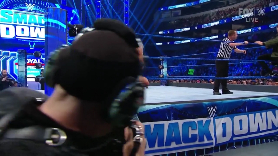 WWE_Friday_Night_SmackDown_2020_01_24_720p_HDTV_x264-NWCHD_mp40941.jpg