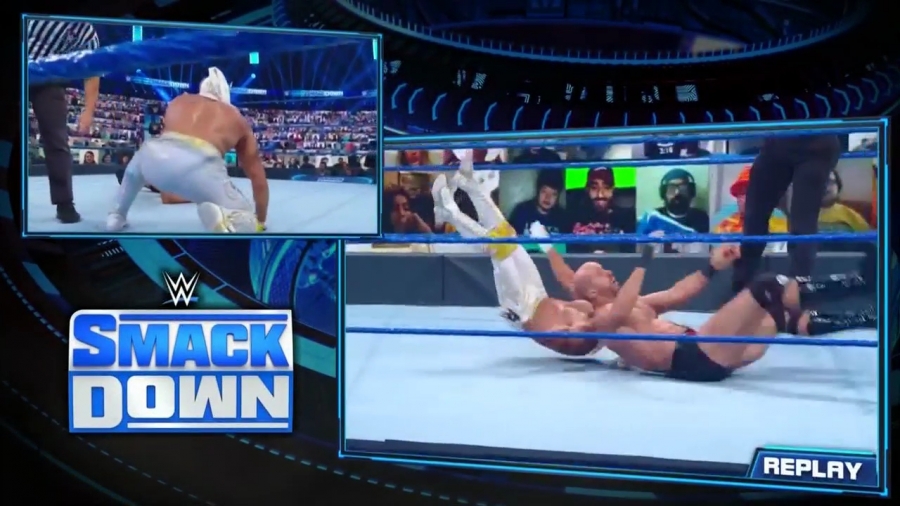WWE_Friday_Night_SmackDown_2020_08_28_720p_HDTV_x264-NWCHD_mp40906.jpg