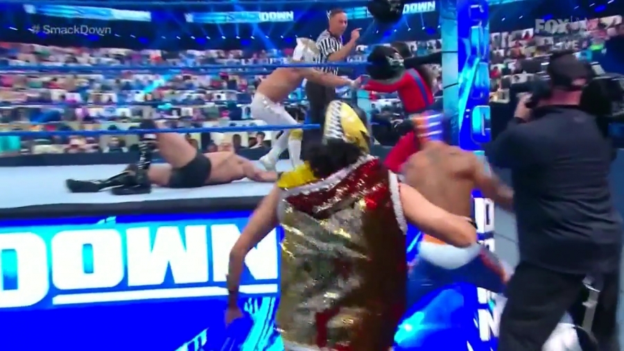 WWE_Friday_Night_SmackDown_2020_08_28_720p_HDTV_x264-NWCHD_mp40925.jpg