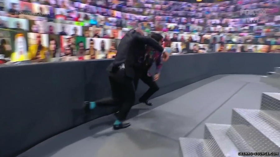 WWE_Friday_Night_SmackDown_2021_05_21_720p_HDTV_x264-NWCHD_mp41657.jpg