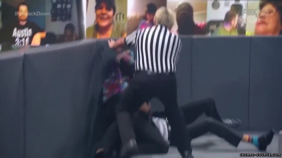 WWE_Friday_Night_SmackDown_2021_05_21_720p_HDTV_x264-NWCHD_mp41676.jpg