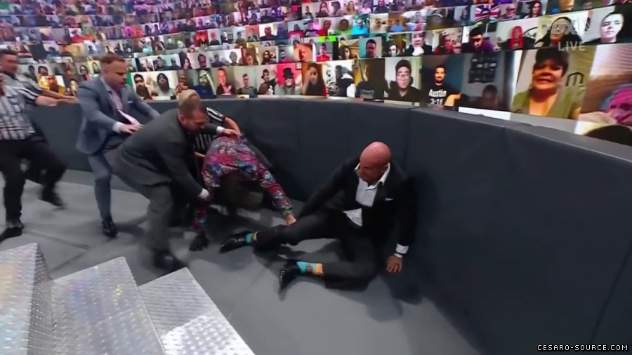 WWE_Friday_Night_SmackDown_2021_05_21_720p_HDTV_x264-NWCHD_mp41679.jpg