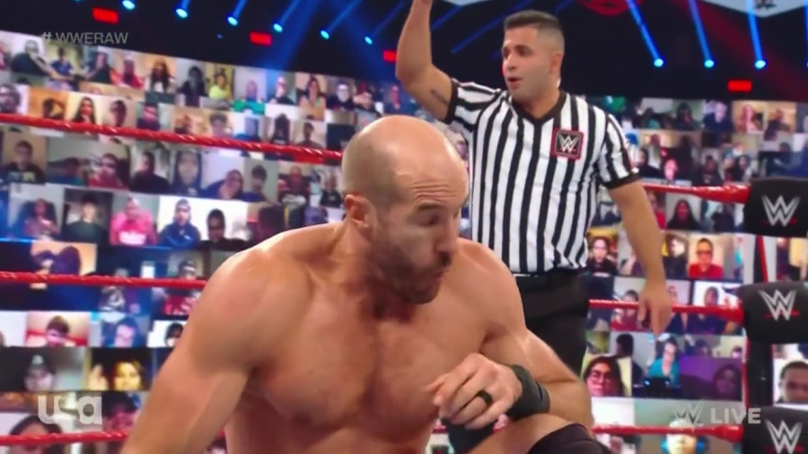 WWE_In_Your_Face_Raw_2020_09_14_720p_HDTV_x264-NWCHD_mp40385.jpg
