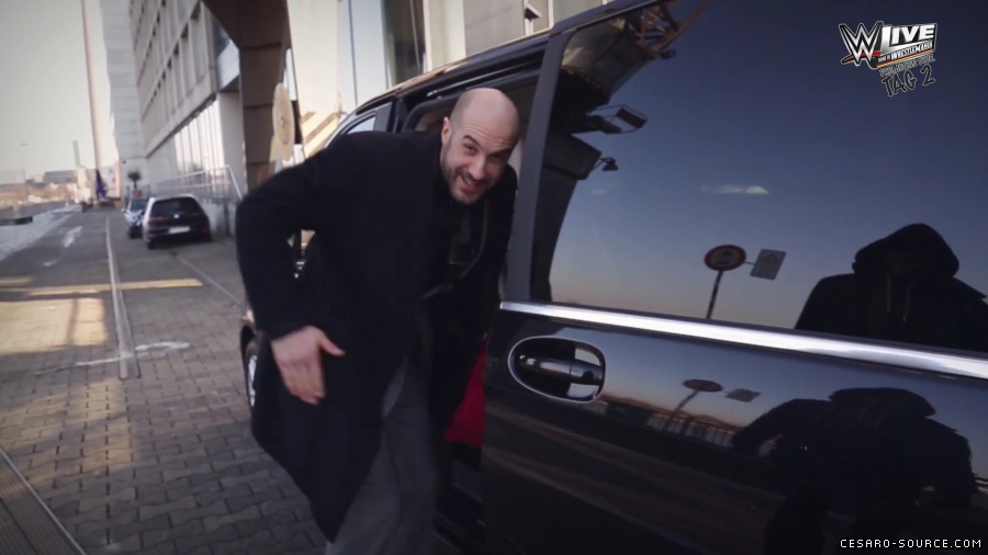 WWE_Live_Promotion_Tour_Video_Diary__mit_Cesaro__Tag_2__Dusseldorf_mp40069.jpg