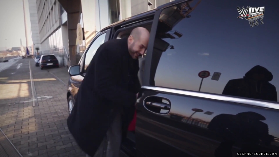 WWE_Live_Promotion_Tour_Video_Diary__mit_Cesaro__Tag_2__Dusseldorf_mp40070.jpg