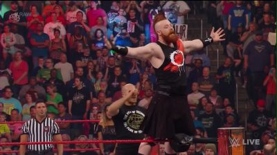 WWE_Raw_04_24_17_720p_HDTV_H264-XWT_mp40126.jpg