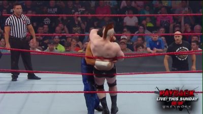 WWE_Raw_04_24_17_720p_HDTV_H264-XWT_mp40222.jpg