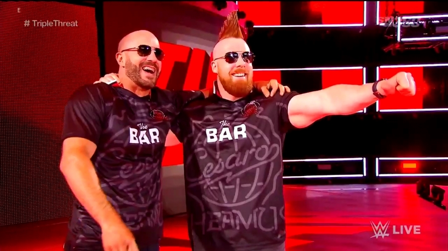 WWE_Smack_Down_Live_04_09_2018_720p_WEB-WDTeam_mp40039.jpg