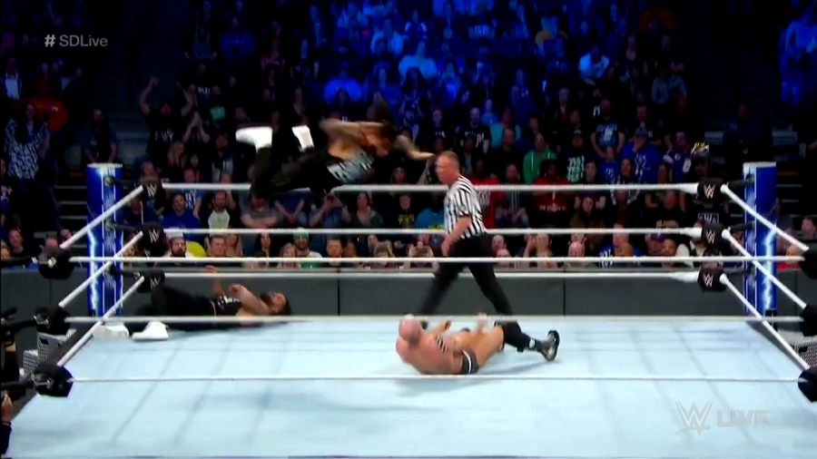 WWE_Smackdown_Live_2018_11_27_720p_HDTV_x264-Star_mp40392.jpg