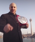 WWE_Live_Promotion_Tour_Video_Diary__mit_Cesaro__Tag_2__Dusseldorf_mp40057.jpg